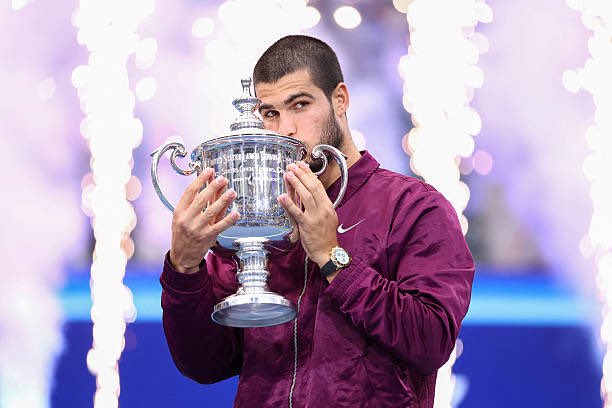 Carlos Alcaraz's results since May

🥇Rome
🥇Roland Garros
🥇London
🥈Wimbledon
🥇Cincinnati
🥇US Open

37-1 (97.4%)