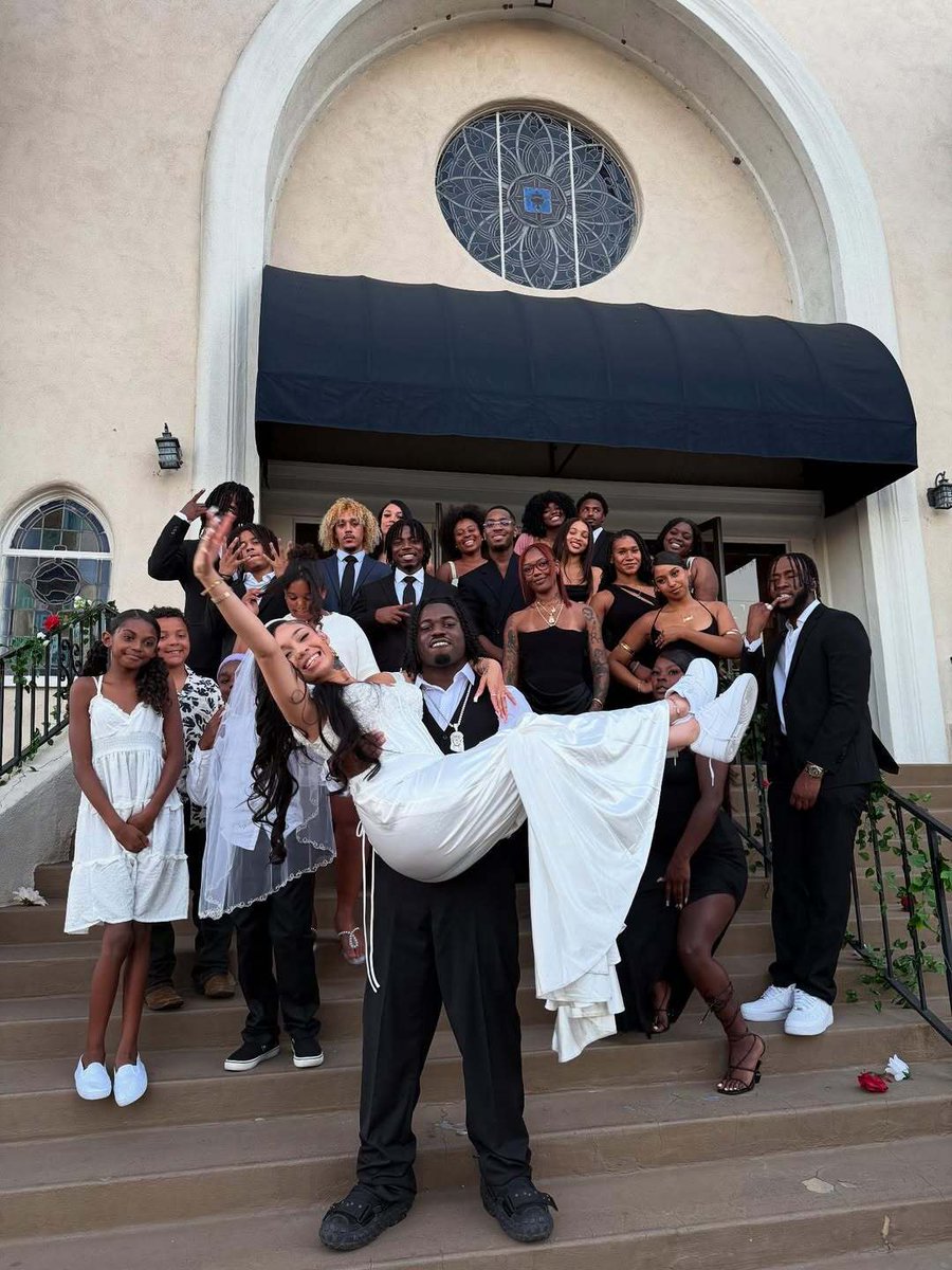 4batz and Anycia are officially married 💍