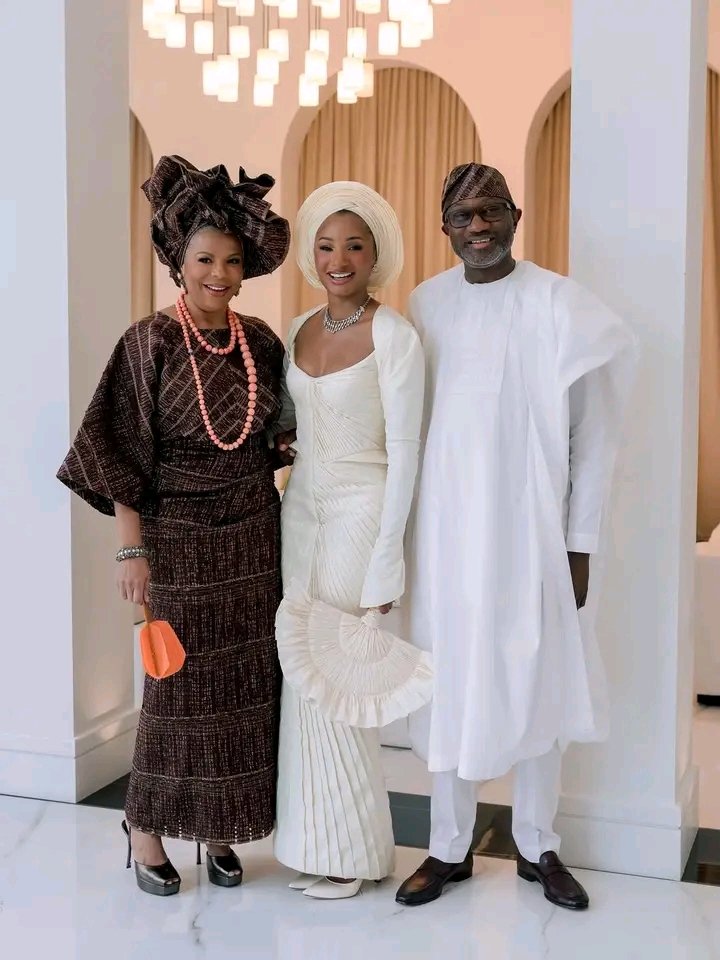 Otedola told us he bought a million-dollar house in Dubai for Temi's engagement party.And he bought another million-dollar house in Dubai ON THE SAME STREET,
Immediately he said succumb and submit, the same men who said they won't buy his book cos he has nothing they want to hear