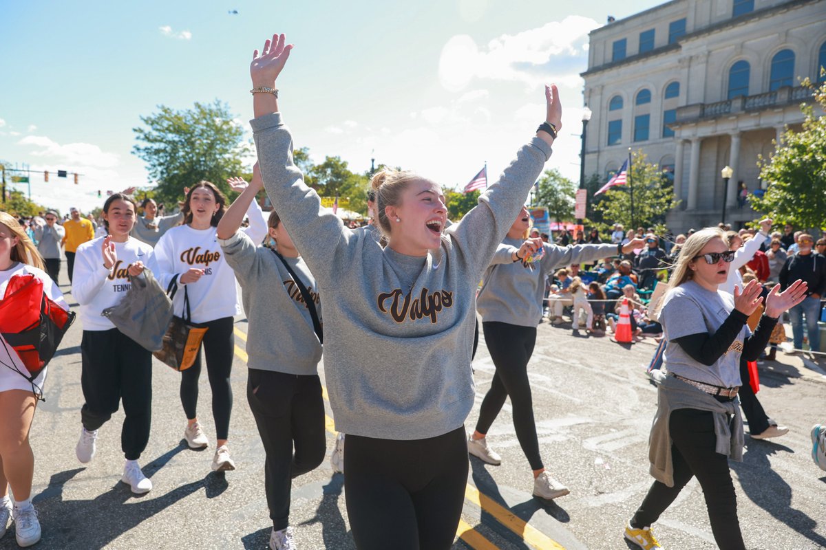 🍿 Our student-athletes across numerous sports repped the Beacons at Popcorn Fest on Saturday! #GoValpo