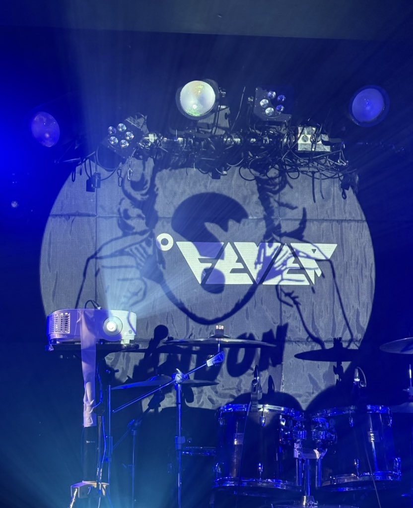 土曜日はみなさまありがとうございました。
3人で演奏で表現できたものに自信を持って前に進みたいと思います。
これを終わらせないと始められないものがおのおのあると思います。
改めるべきは改めて続けていきます。
引き続きよろしくお願いいたします。