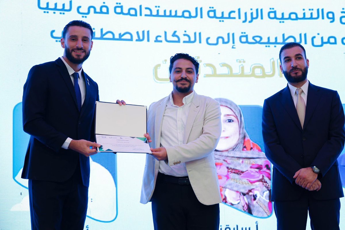 Assel_Mel's tweet photo. سعدت بمشاركتي في حوارية حدث الفصل الوطنـــي الليبي WFF Libya Youth Chapter، المؤســس لأول مرة بليبيا والتابـــع لمنظمة الأغـــذية والزراعة للأمم المتحدة الـ (FAO)، 🌍🌱 بعنوان:
(المُـــناخ والتنمــية الزراعـــية المستدامة في ليبيــا، رؤى من الطبيعــة إلى الذكاء الاصطناعـي).🌳 https://t.co/IOJXC7gaVY