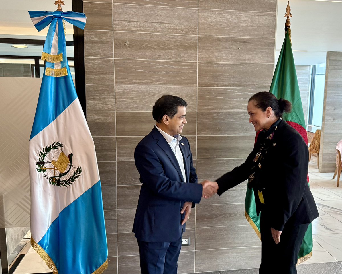 Arrived at La Aurora International Airport, Guatemala, on Sunday evening 🇬🇹 — warmly welcomed by Ms. Libna, Deputy Chief of Protocol, along with officials of the Ministry of Foreign Affairs. Grateful for their gracious reception as I begin my official engagements here.