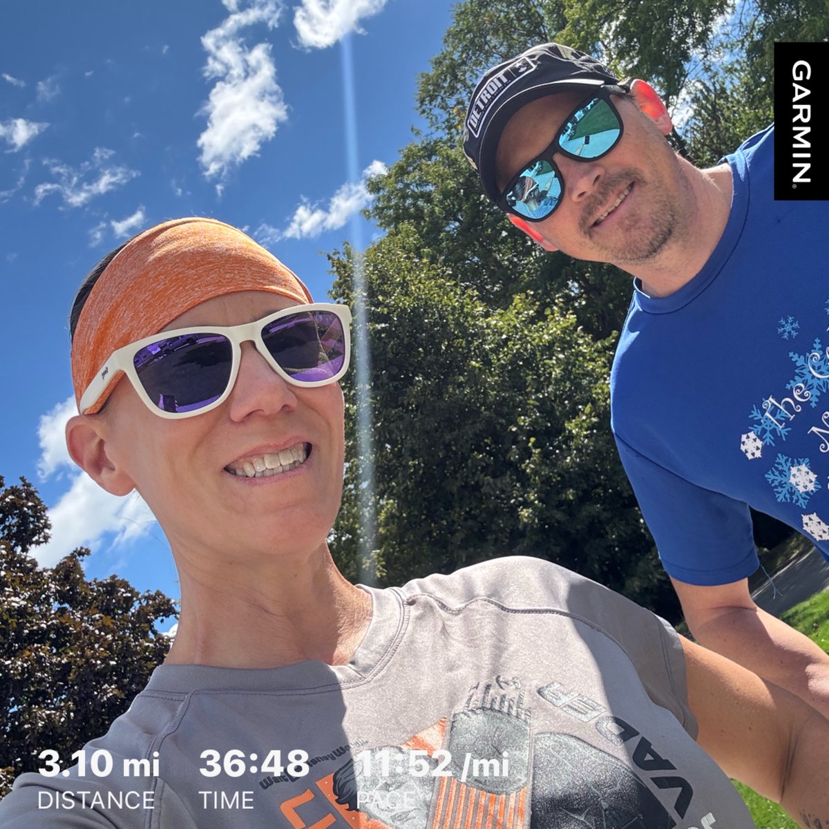 Sunday runday! Easy run/walk to kick off the day! Now we’re ready for some football! Go Bills! 🏈 💙❤️

#running #medalchasers #sundayrunday #halfmarathontraining