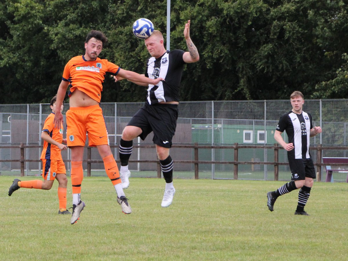A bit of Cheshire Cup action this morning as <a href="/AFCCarnforth/">AFC (C)arnforth 🏆</a> hosted <a href="/BeechwoodSC/">Beechwood SC</a> with the hosts claiming a 4-1 victory #football #grassrootsfootball #SundayLeague