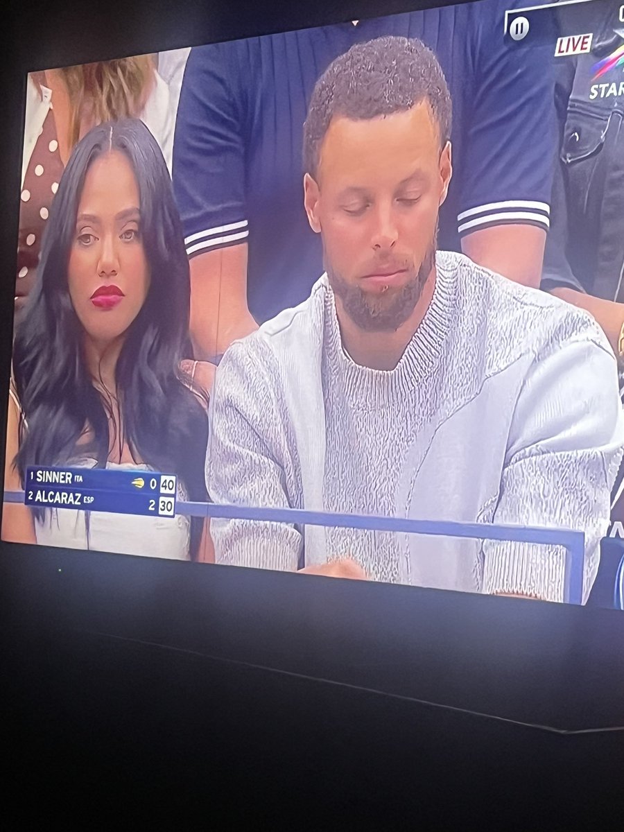 YVPRASH's tweet image. #curry #ayeshacurry #stephencurry #lindseyvonn #sergiogarcia in the house 

#usopen2025 #sinner #alcaraz #USOpenFinal