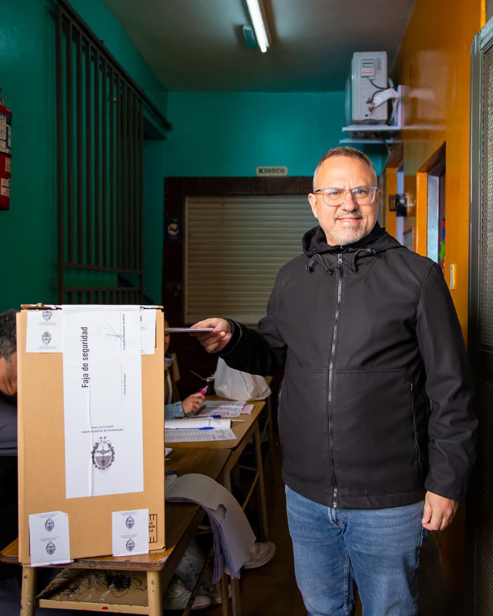 Voté en mi barrio, Saenz Peña. Con la esperanza de ayudar a que nuestra provincia mejore de una vez y para siempre!