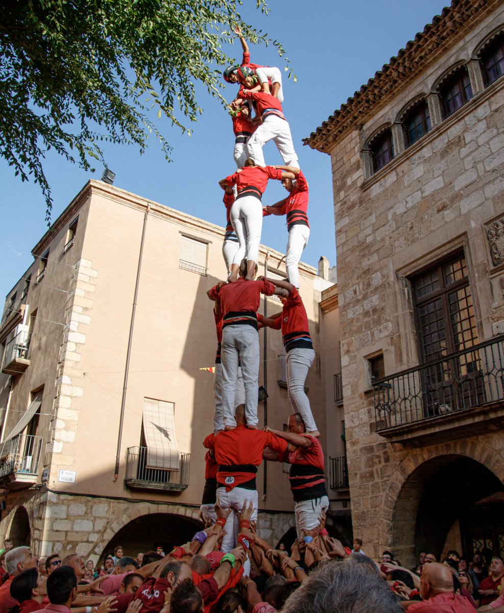 Gran diada ahir a la Festa Major de Montblanc!!  

Els Minyons de l'Arboç vam fer:  

3d7, 5d6, 4d6p, 2Pd4 de dol  
Moltíssimes gràcies a <a href="/torraires/">Torraires Montblanc</a>  i <a href="/collavella/">Colla Vella dels Xiquets de Valls</a>  per les pinyes i per la meravellosa jornada!  

📸 <a href="/EduardKemperman/">Eduard Kemperman</a> 

#fempinya #somexemple #castells