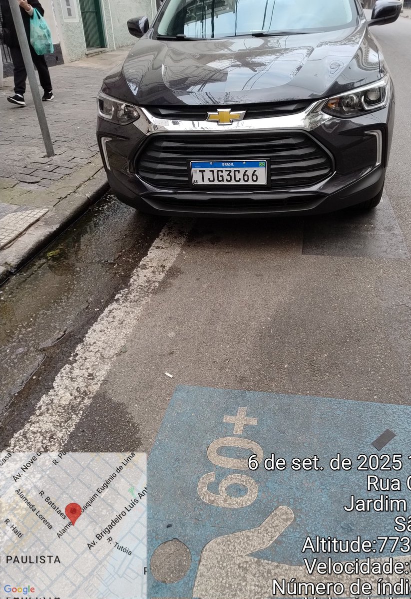 igleb's tweet image. Cidadão estaciona em vaga de idoso na zona azul de Sao Paulo  com cartão vencido em 2024 registro 1977330 provavelmente do avô  e ainda ocupando 2 vagas. Chapa  TJG3C66... Em 6/set/25...Bem desagradável...@CETSP_  @prefsp @g1saopaulo