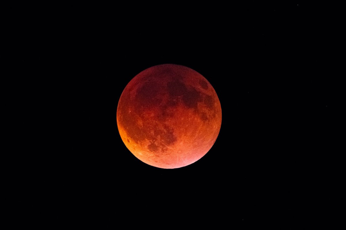 القمر الدموي 🩸
السعودية .. عنيزة 

 #خسوف_القمر
#BloodMoon 
#SaudiArabia 
#LunarEclipse