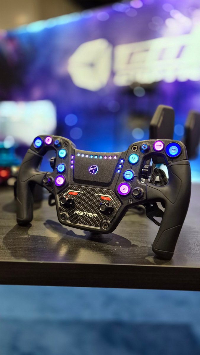Neuer Mitspieler in der Leichtgewichtsklasse 😃

Cube Controls bringt mit dem Astra sein erstes Lenkrad für unter 400 Euro auf den Markt und überzeugt dennoch mit gewohnter Verarbeitung.

Mehr dazu demnächst unter youtube.com/@McRalphRacing

#Simracing #Simucube #SimGamingExpo25