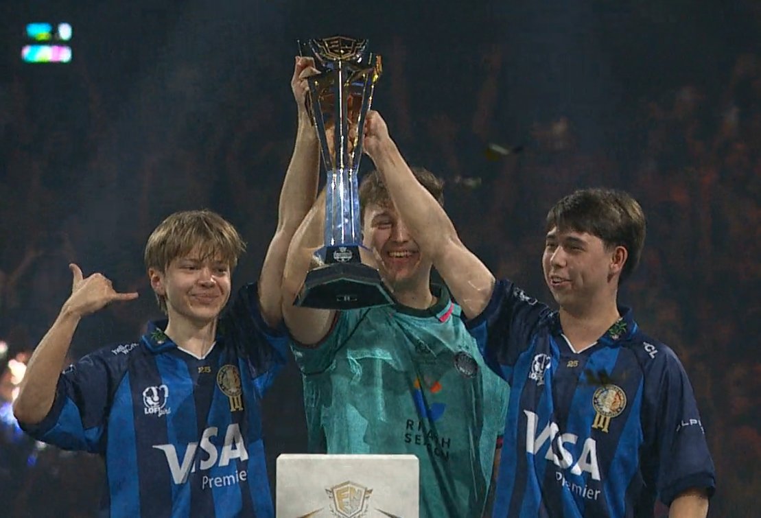 QueasyUpdates tweet media