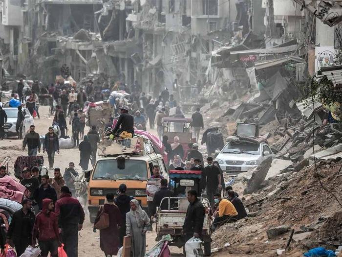 Colina_CTCuba's tweet image. 🇵🇸💥| La ciudad de #Gaza  continuó hoy bajo intensos bombardeos israelíes como parte de una ofensiva para reocupar el norte de la Franja, en medio de enérgicas condenas internacionales y el éxodo masivo de los palestinos hacia el sur.

#PalestinaLibreYa