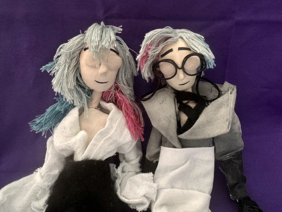 JavaChippz's tweet image. 🎩🌂💜

#Bettelful