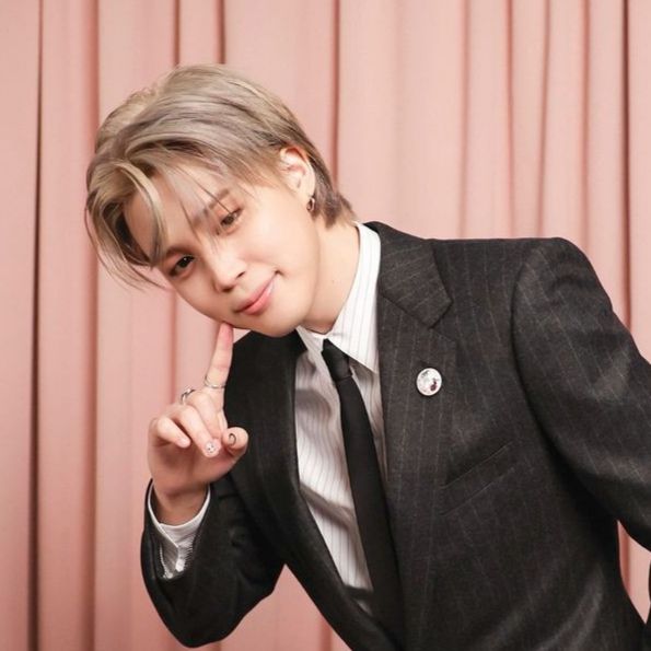 —HOY SON LOS VMAs y #JIMIN ESTÁ NOMINADO 💕
LES DEJO LOS HORARIOS POR SI QUIEREN VERLO 👇🏻
                                       
Domingo, 7 de septiembre
6:00 PM 🇸🇻🇳🇮🇬🇹🇨🇷🇧🇿🇭🇳🇲🇽
7:00 PM 🇵🇦🇪🇨🇵🇪🇨🇴
8:00 PM 🇩🇴🇧🇴🇵🇷🇻🇪🇨🇺
9:00 PM 🇺🇾🇦🇷🇧🇷🇵🇾🇨🇱
Lunes, 8 de septiembre
2:00 AM 🇪🇸