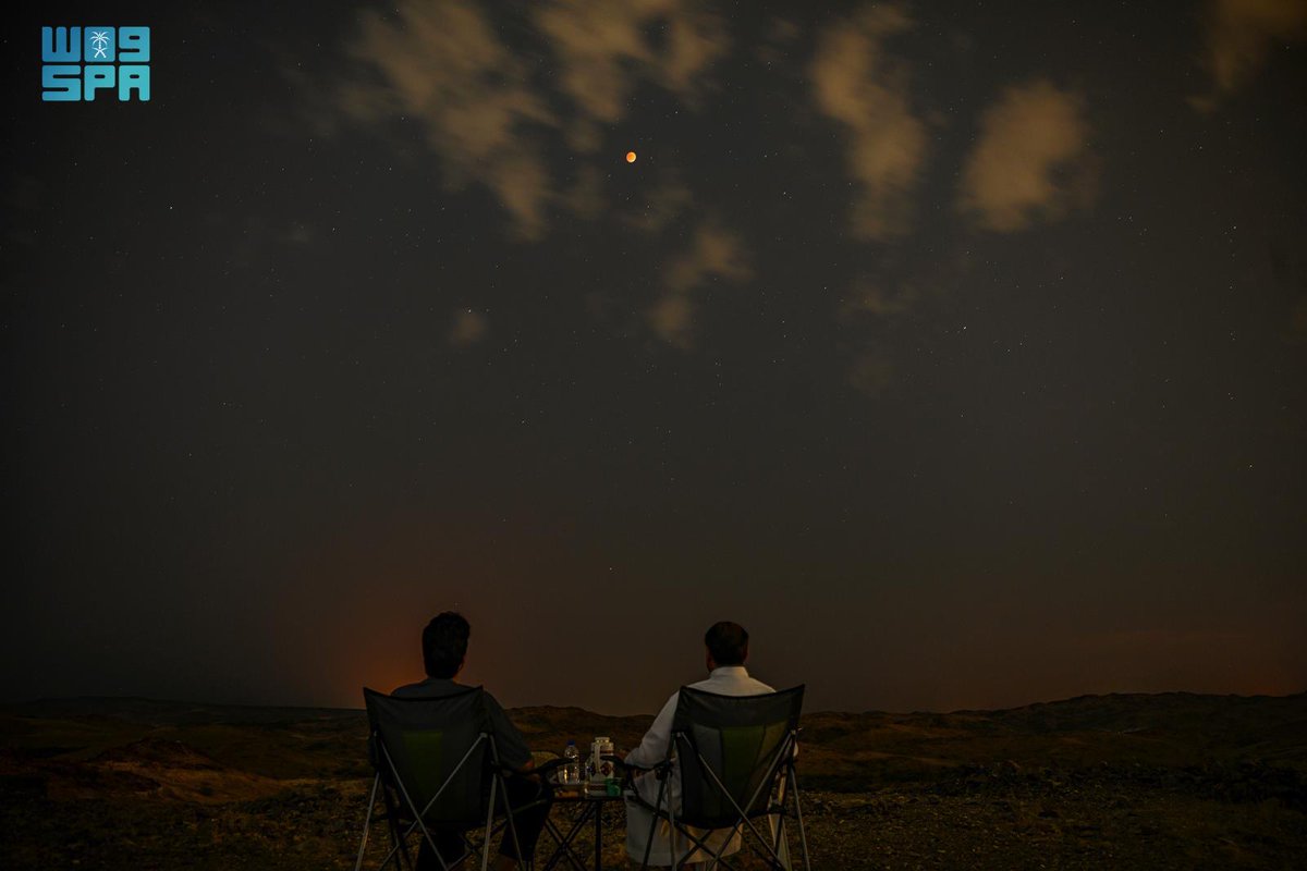 #صور_واس  

خسوف القمر بسماء الباحة في ليلة تأملية وسط متابعة المهتمين

#واس_عام