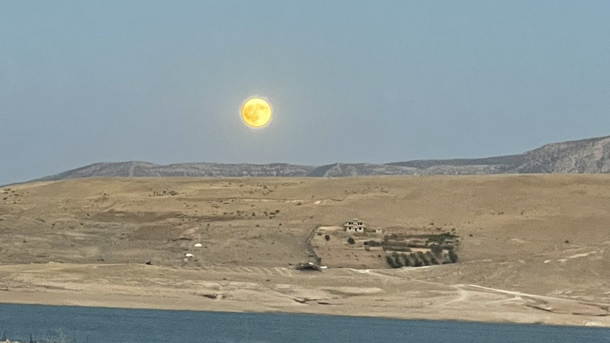 TheOfficial72's tweet photo. #Eclipse  #aytutulması https://t.co/okcoYECCoy