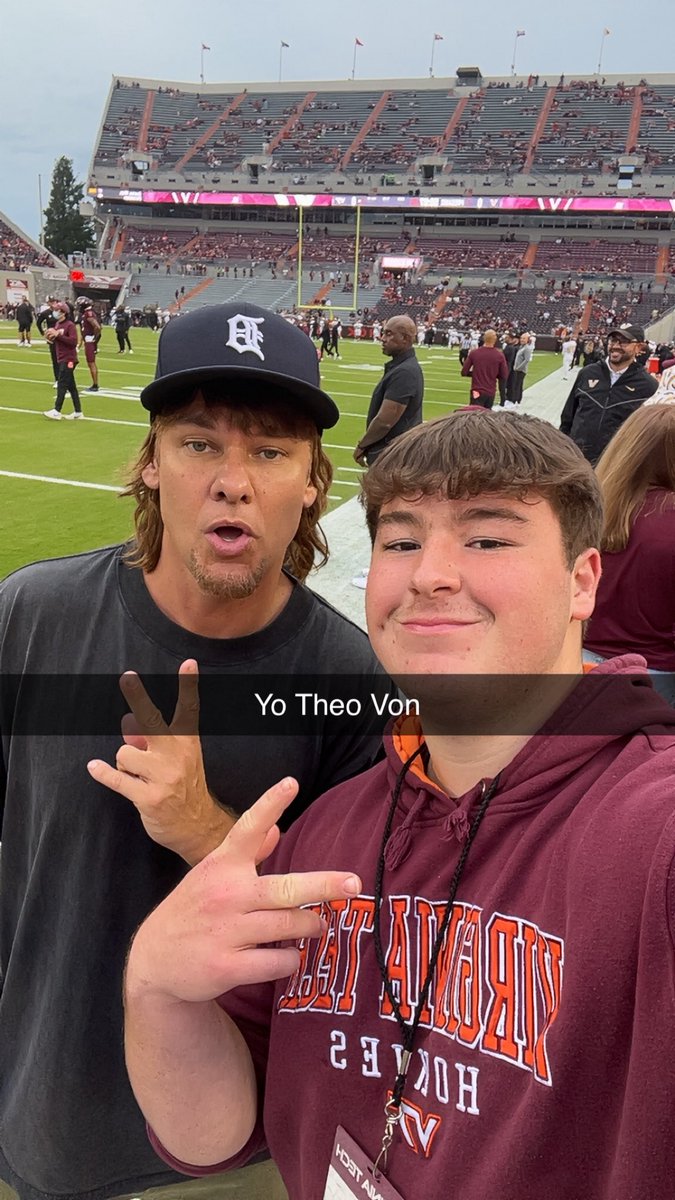 kobibonds's tweet photo. Go Hokies? 🦃 
What a fun 18th birthday, had an amazing official visit to VT. @auburnhightrack #uncommitted #2026 #track #trackandfield #shotput #discusthrow #hammerthrow https://t.co/DlVzjfWXIA