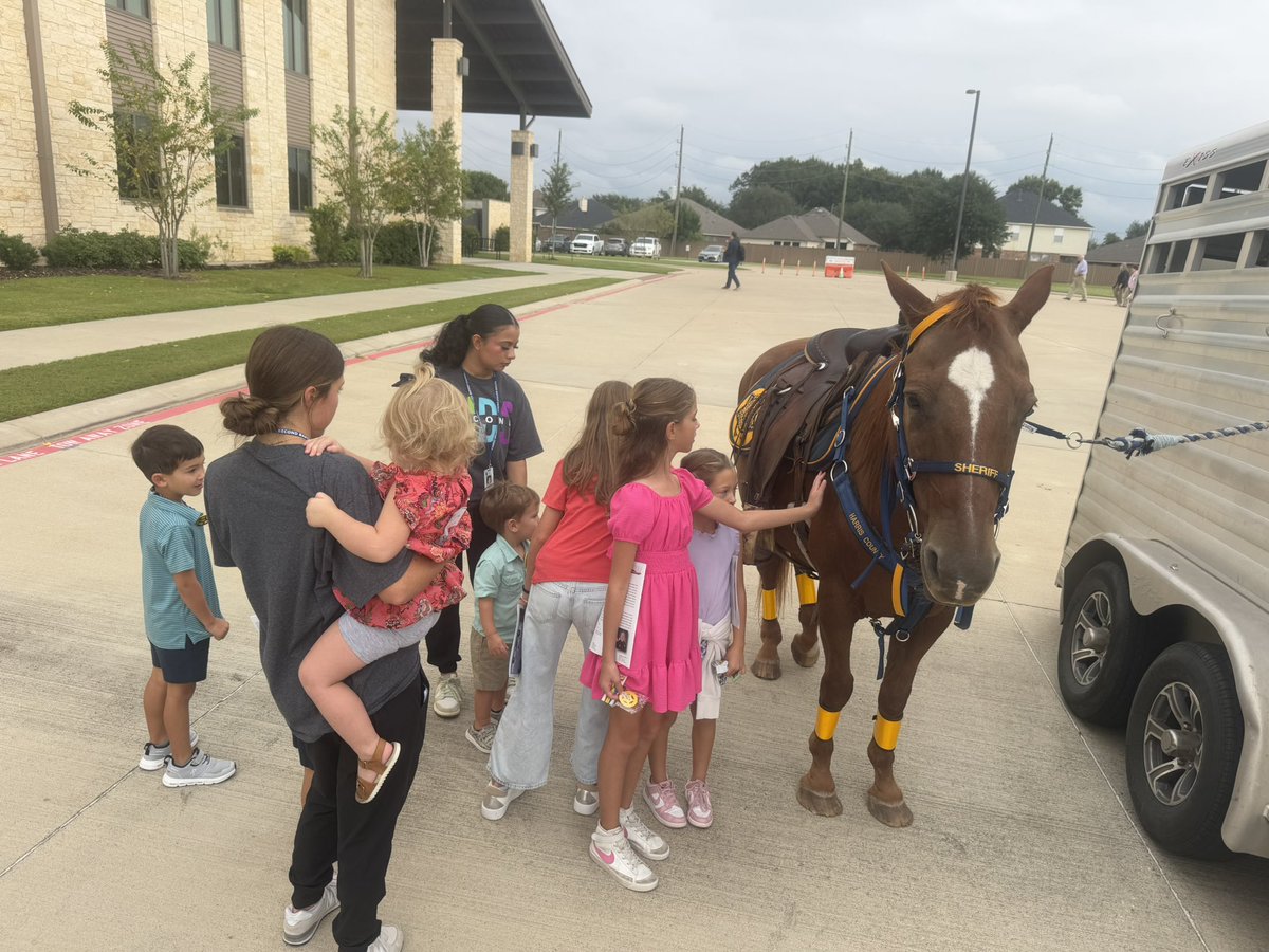 ChrisA_141's tweet image. The HCSO Mounted Unit participated in Law Enforcement Appreciation Day at Second Baptist Church – Cypress. We appreciate the congregation’s support and partnership as we work together to keep our community safe.
#HCSO #HCSOTexas #HCSOMounted #CommunityPartnership