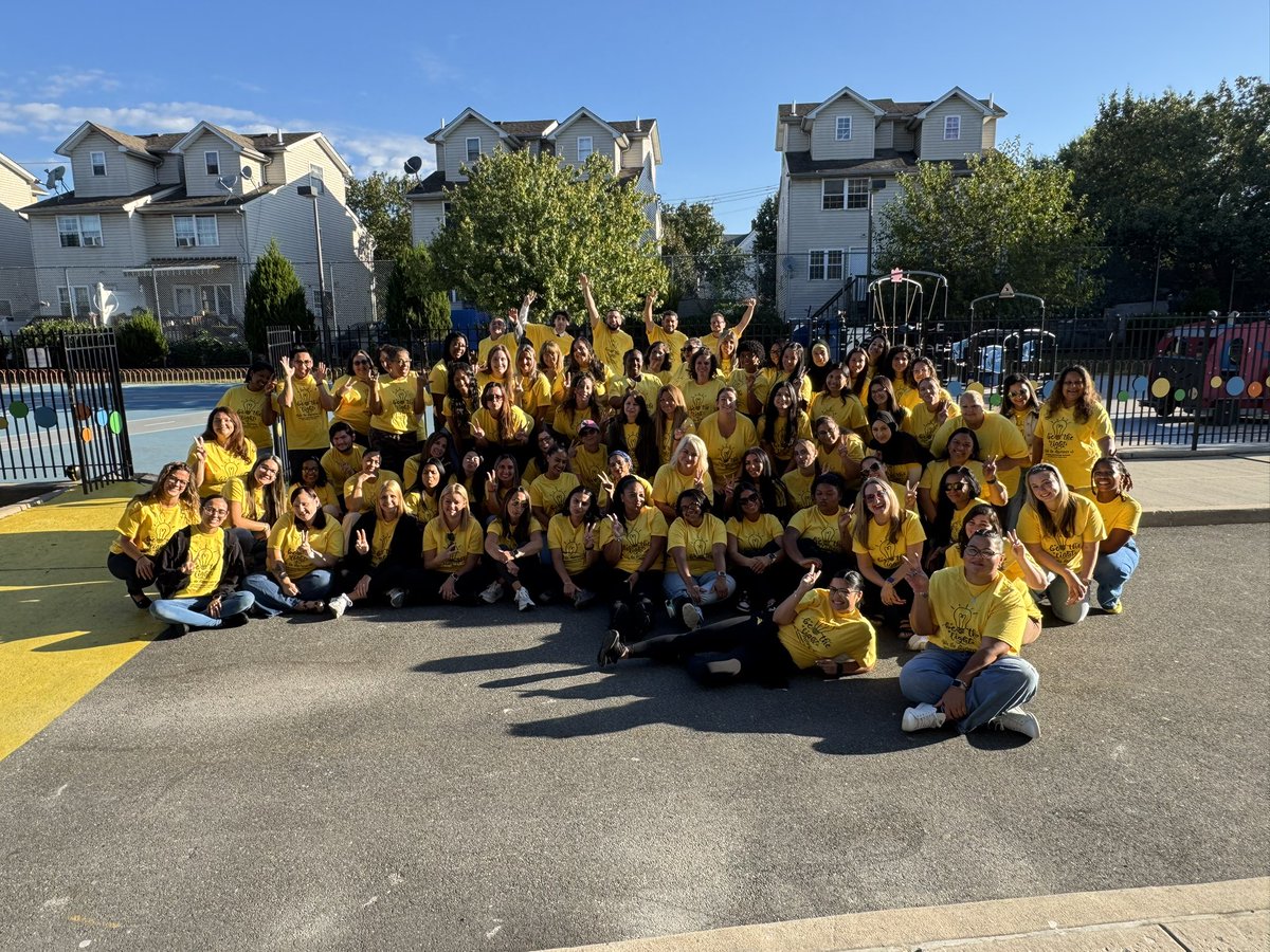 KPerry68's tweet image. Here’s to a great year!! 💛💡