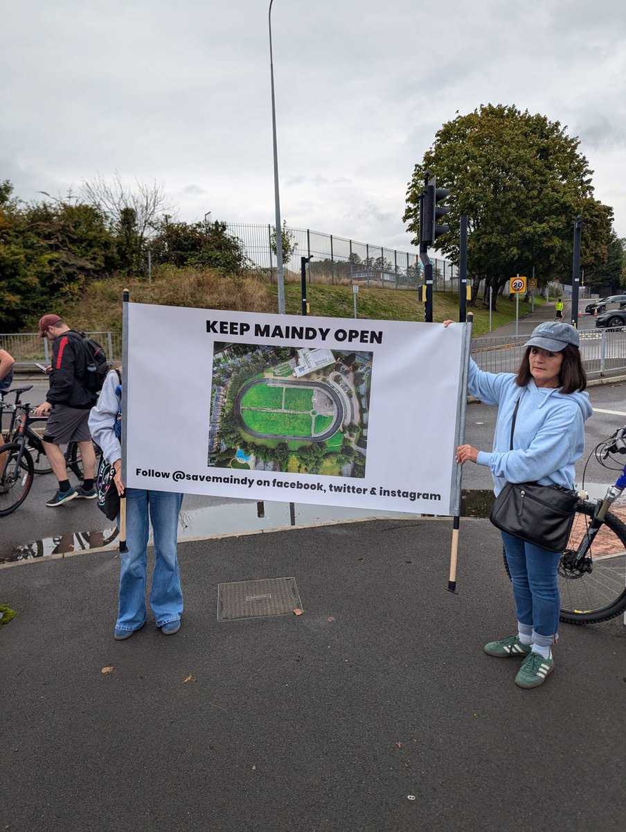 JeremySparkes's tweet image. As G acknowledges Maindy velodrome on his way past, the community continues to push for independent trustees to be appointed so that it is never again under threat from political control
@MaindySave 
@TedPeskettNews 
@NationCymru 
@BBCWalesNews 
@ITVCymruWales 
1/2