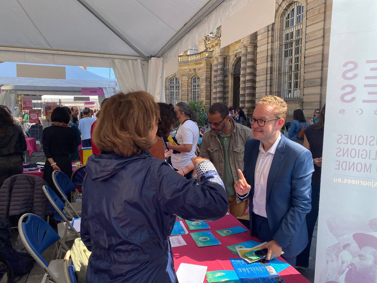 PJakubowicz's tweet photo. Rentrée des acteurs de la #culture et du #patrimoine à #Strasbourg avec Strasbourg Culture place du Château. 

Un immense bravo et merci à l’incroyable diversité d’acteurs institutionnels et associatifs qui font la richesse culturelle de Strasbourg. https://t.co/9tWAWwlQNY
