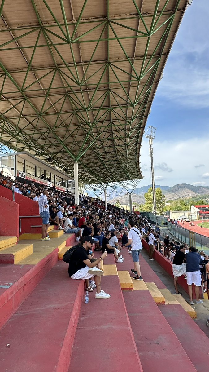 🇮🇹⚽️ Stadio San Francesco d'Assisi

Capacity 9000

Home to ASD Nocerina 1910 who are currently in Serie D Group G

Cracking Stadio Yes needs some attention but  I’ve been in a hell of a lot worse Loads of land around to work with for redevelopment