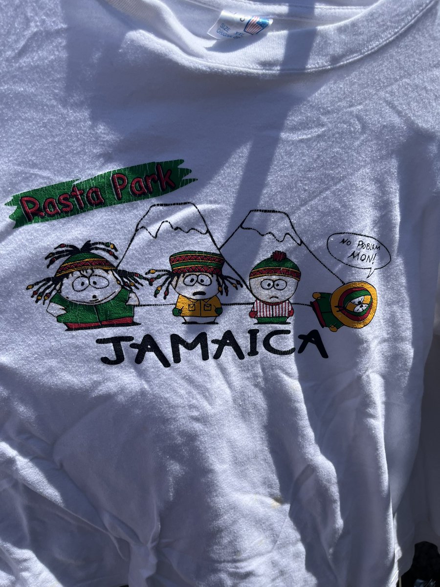 enirojram's tweet photo. “go to the flea market they have all the heat” https://t.co/dXkd4fCuUH