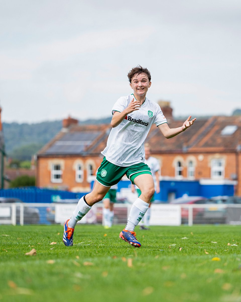 AdobeWFACup's tweet image. It was celebrations all round for @YTFCWOMEN after a strong team performance in their #AdobeWomensFACup first round qualifying game ✨

📸 Ethan Hillier