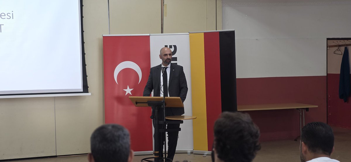 IslamratHessen's tweet photo. Heute fand ein Treffen mit Generalsekretär Murat Gümüs (Islamrat BRD), dem Landesverband IGMG Hessen, 27 Ortsvereinsvorsitzenden sowie Ibrahim Kaygısız (UKBA Bestattungshilfe) statt. https://t.co/y2ezGWab7Z