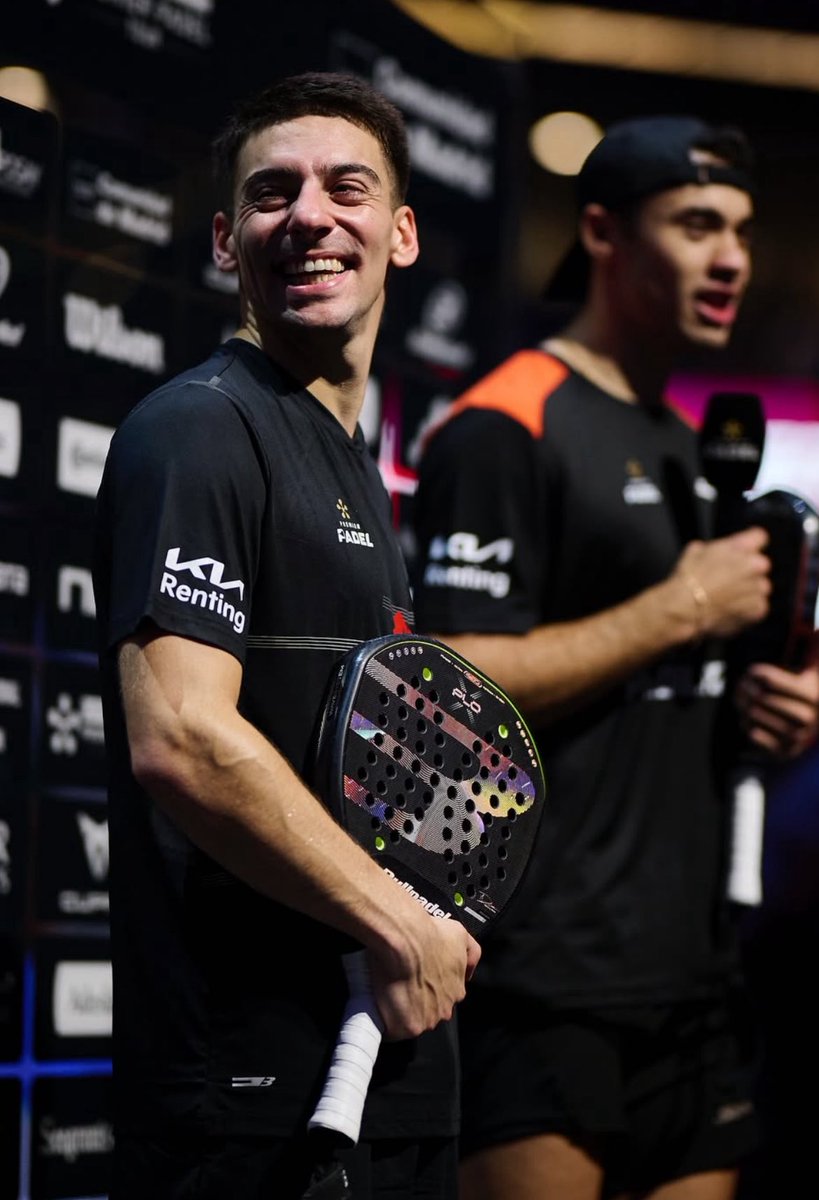 Emociona cómo ha vivido la semana el box de Di Nenno: a Eli que ordenó todas las estanterías, al sufrimiento del Turco, y su madre, al trabajo muchas veces invisible con Marcos, a Cristian, Óscar y compañía. Sólo ellos han acompañado a Martín en el último año. Están de vuelta