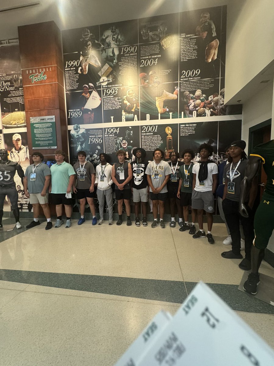 Thanks you so much <a href="/DLRunStoppers/">Keenan Carter Sr.</a> <a href="/DillonBryant_/">Dillon Bryant</a> for the invitation to the game opener and letting us walk around and see the stadium