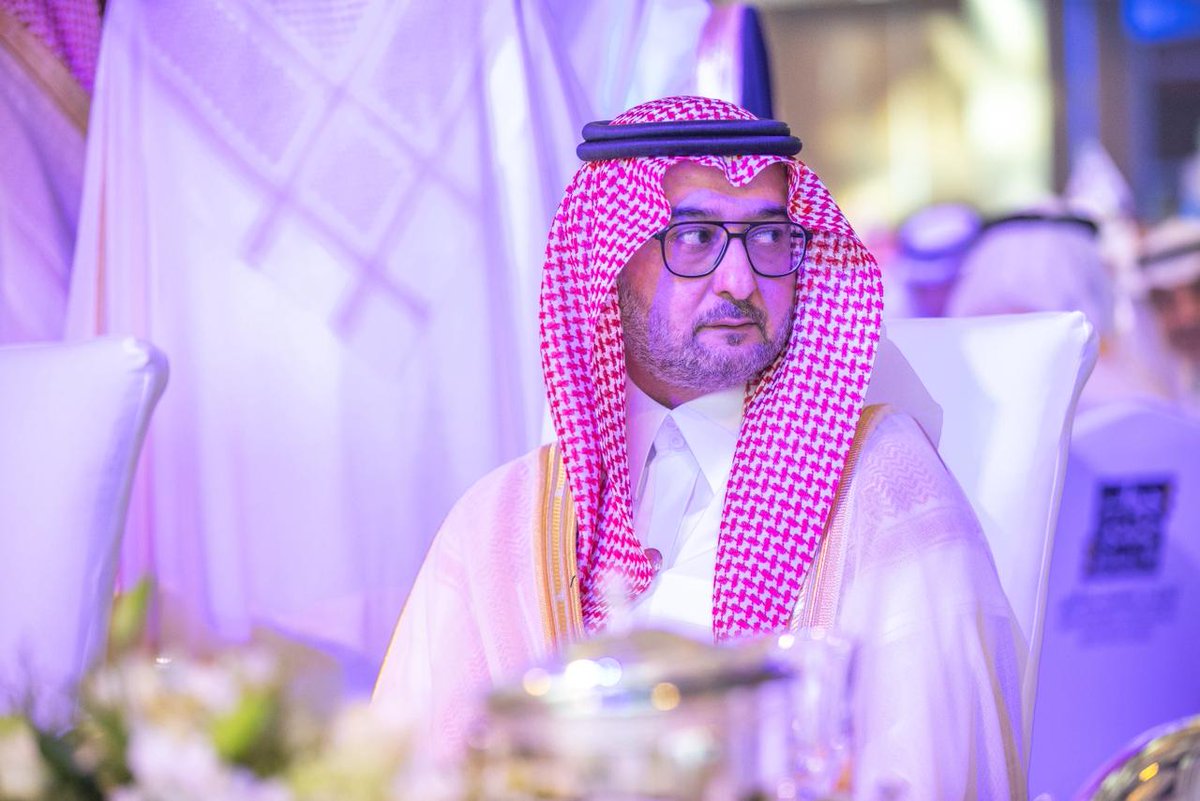 #صور |  

بحضور أصحاب سمو ومعالي وسعادة ومهتمين بالعمل الاجتماعي؛ احتفلت #جائزة_الأميرة_صيتة بنت عبدالعزيز، بتكريم 35 فائزًا بجوائزها الاجتماعية الـ 6 لعام 2025.

#صيت_صيتة
#ويستمر_الأثر