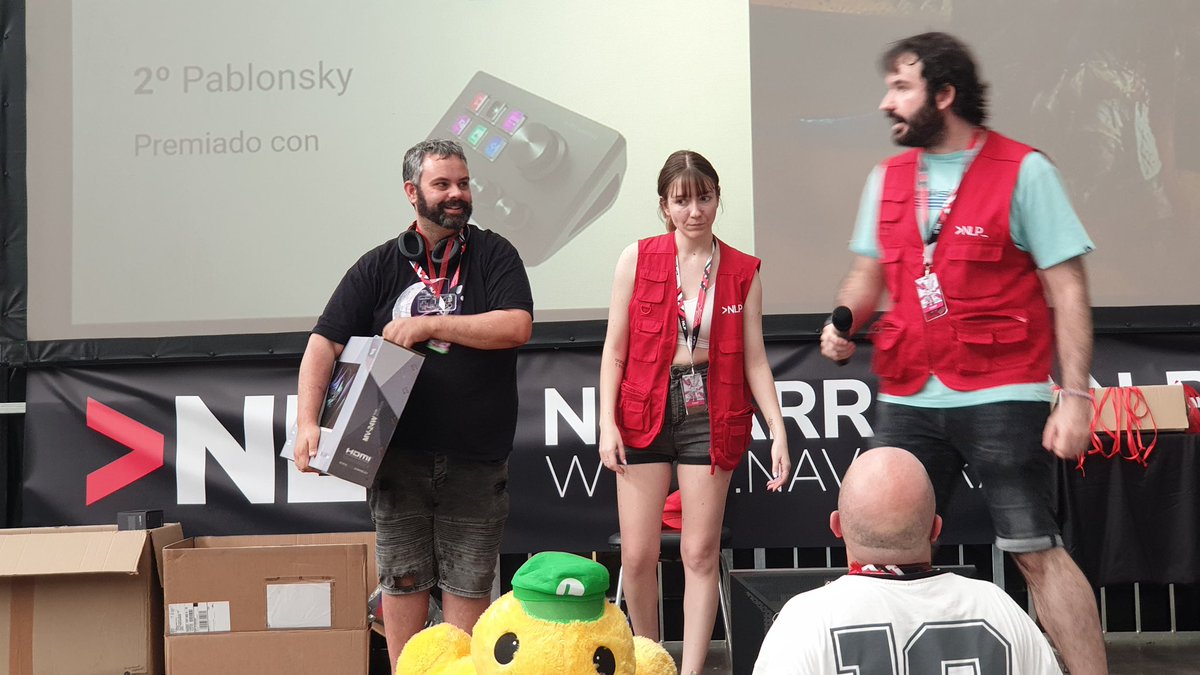 videl's tweet image. Aqui recibiendo el primer premio del campeonato del #MonsterHunterWilds en la #NLP #NLP2025