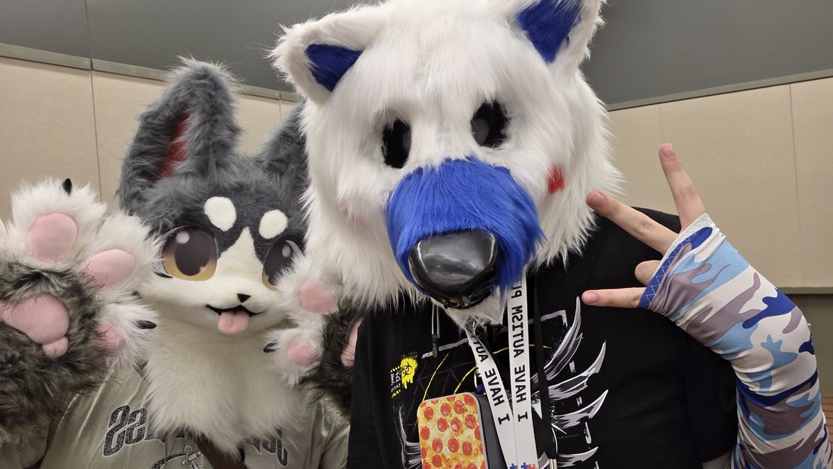 EE90Fox's tweet photo. FURRY/FURSONA MEET at ToonFusion Pittsburgh 2025!
#ToonFusion #toonfusionpa #ToonFusionPittsburgh #ToonFusion2025 #ToonFusionPittsburgh2025 #Furry #FurryFandom #Furrymeet #FursuitMeet https://t.co/MurJz7yN3K