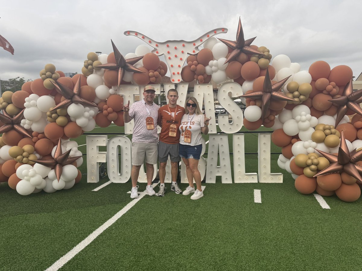 Aubryn Davis tweet media