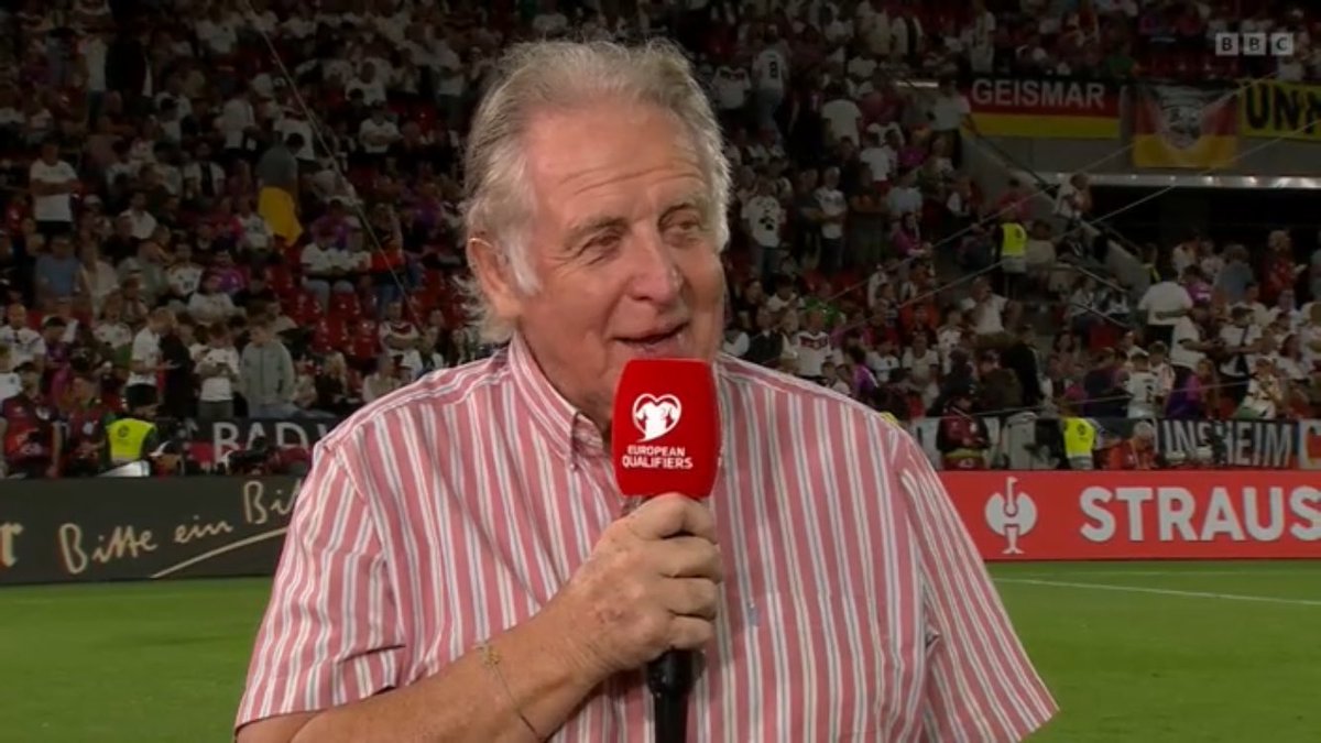 This is exactly what a football pundit should be dressed like, such a relief to see that someone still gets it