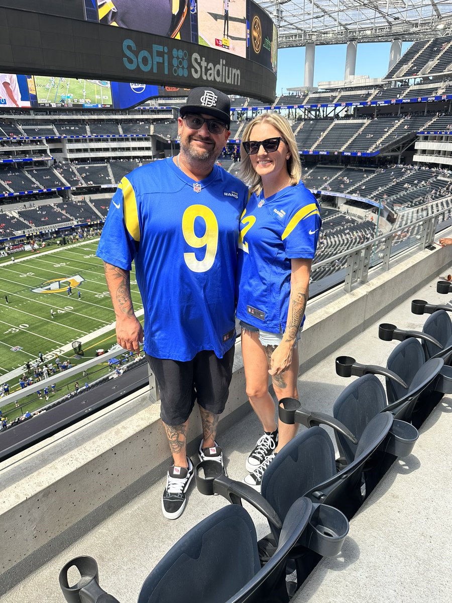 Murrrchelle's tweet photo. #ramshouse #larams https://t.co/jBwkB04AYo