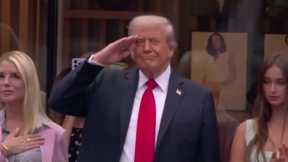 Number10cat's tweet image. Given how much he's getting booed at the #USOpen there's a good chance that Donald Trump will declare war on tennis