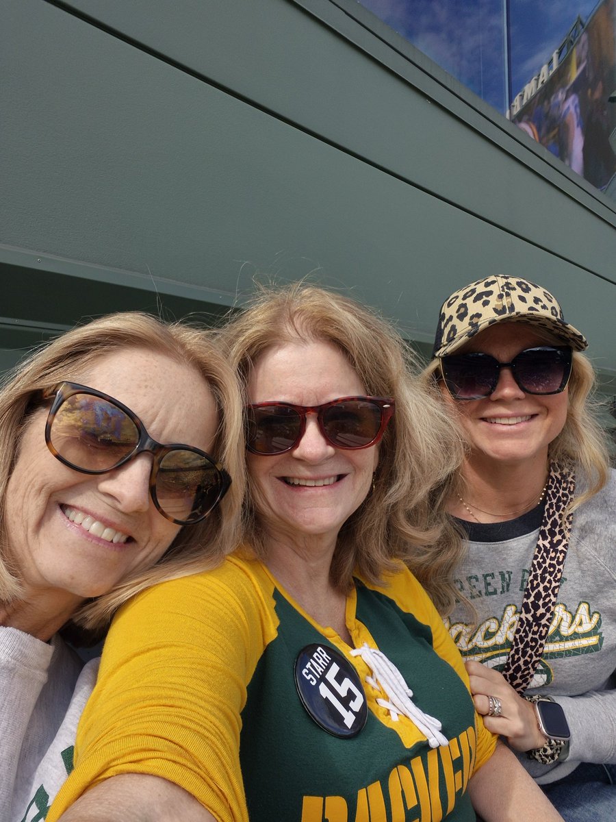 ashort19's tweet photo. #GetLoudLambeau https://t.co/wNOS1hGqam