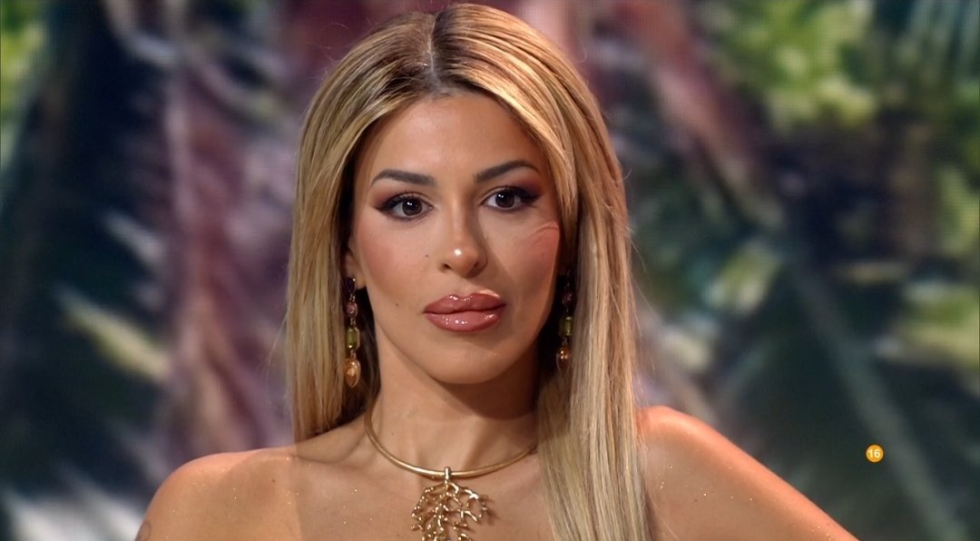 Sandra: “Oriana, tendrás que hablar, ya que has dicho tanto por las redes”

Oriana: “Ah, si, tranquila, me estoy esperando a que estemos en directo en Telecinco para que lo vea más gente”

LA VA A LIAR Y A LO GRANDE JAJAJA

#ConexiónHondurasAllStars1 #OrianaAllStars