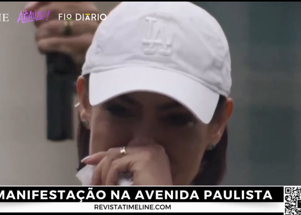 desireerugani's tweet photo. Deixe seu amor para Michele Bolsonaro…

Ela não merecia esse sofrimento 😢

Choramos com você Primera Dama https://t.co/rhHDtod5xc