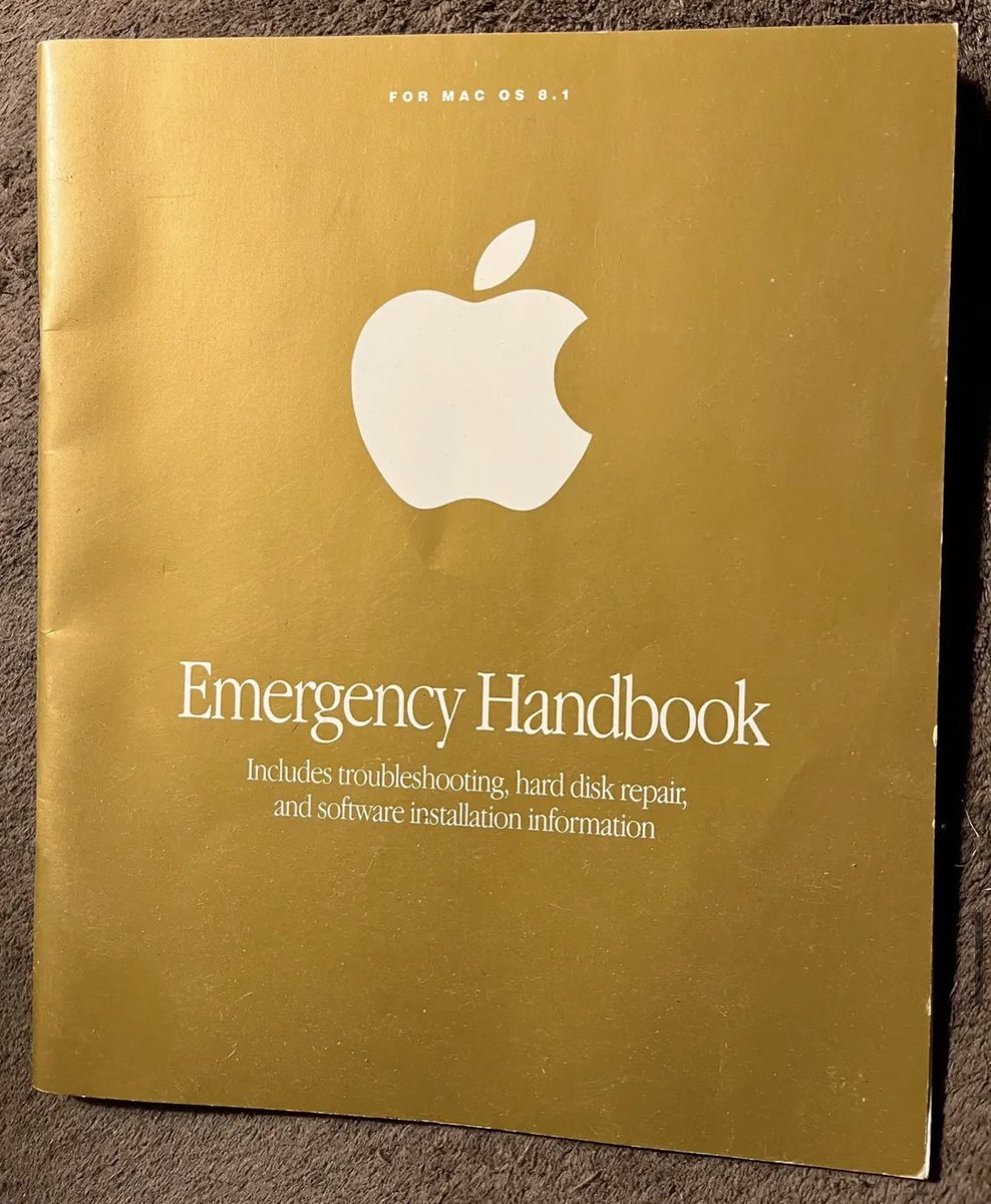 ClassicII_MrMac's tweet photo. Emergency Handbook 💻🚨🚑 https://t.co/julcAJQGMt