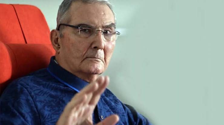 CHP'ye ihanet edenlerin babasıdır bu kişi..