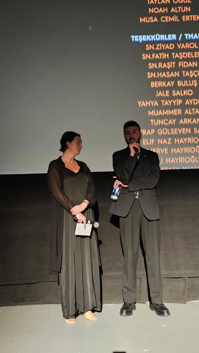 Türk sineması, Toronto Uluslararası Film Festivali'nin 50nci yılında yönetmenimiz Şeyhmus Altun'un "Aldığımız Nefes" eseriyle temsil edildi. Kültür ve Turizm Bakanlığımızın desteğiyle çekilen filmin Dünya İlk Gösterimi bugün TIFF'te yapıldı. 

Film ekibiyle gösterimde buluştuk.