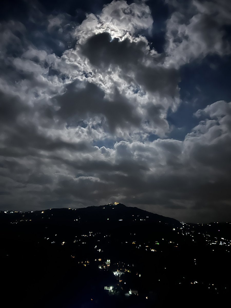 rawadelkadi's tweet photo. Clouds aren’t permanent. https://t.co/wZTTCC2RNu