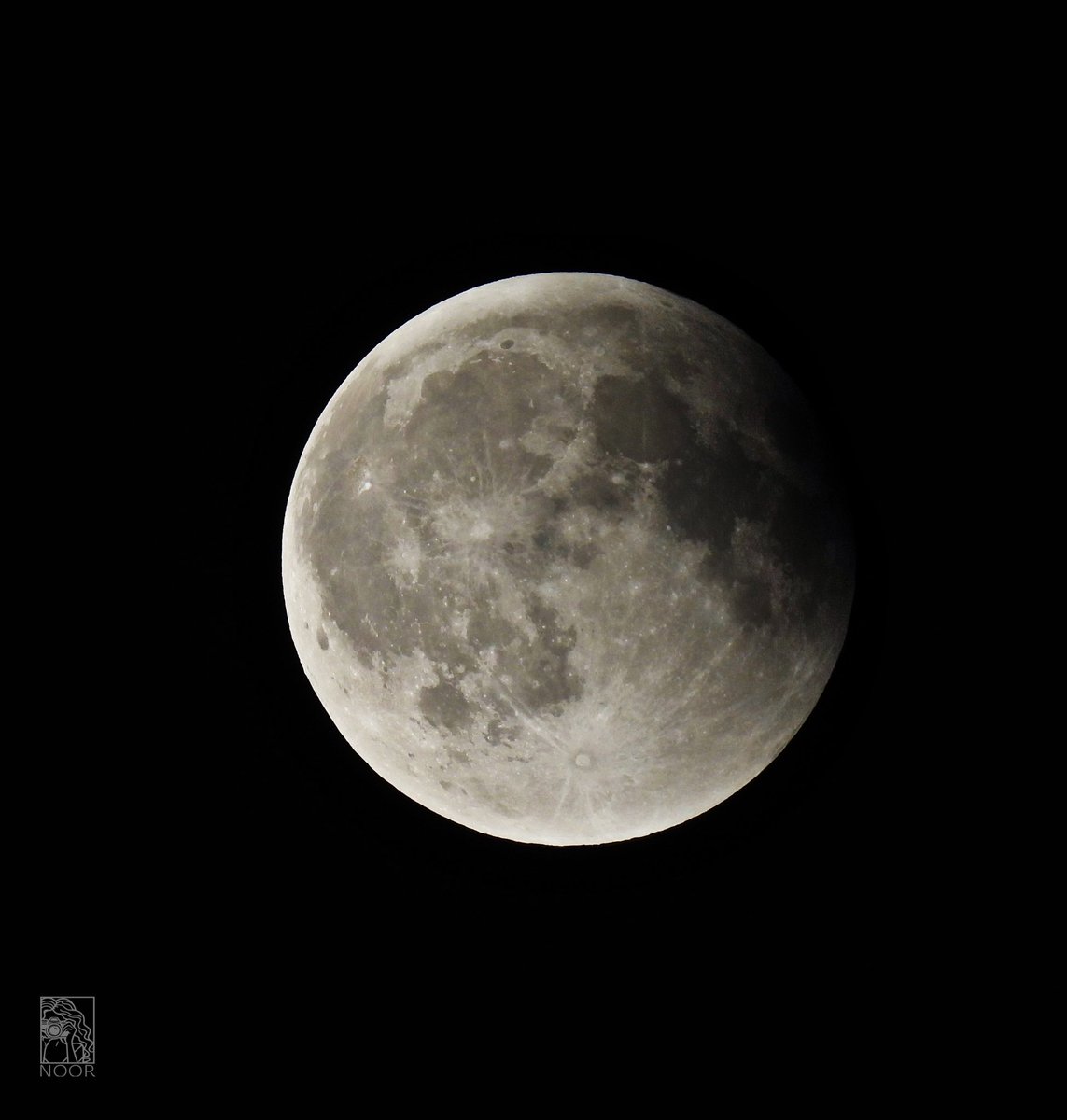 Noor_Mohamed_4's tweet photo. #LunarEclipse2025
#TotalLunarEclipse
#PartialLunarEclipse
#MoonEclipse2025
#BloodMoon2025
#FullMoonEclipse
#CelestialEclipse
#EclipseOfTheMoon
#SkyEvent2025
#MoonShadow
#Egypt 🇪🇬
#تصويري
#خسوف_كلي_للقمر
آخر لحظة في الخسوف 🩶 https://t.co/1aP5izzn34