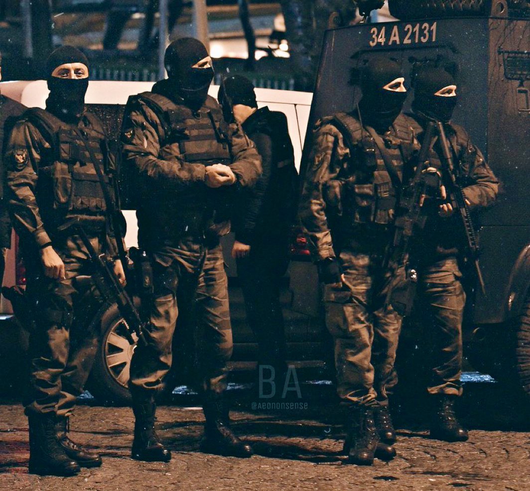 Askerin polisin dökülen 1 damla kanına sizleri kurban ederiz uzanan o elleri kırarız. 
Askerde bizim poliste bizim sakın bizim sabrımızı sınamayın.
Hırsızlara,çetelere,
haramzadelere,
karşı kayıtsız,şartsız, 
Devletimin yanındayım 🇹🇷
#DevletiminYanındayım
#PolisiminYanındayım