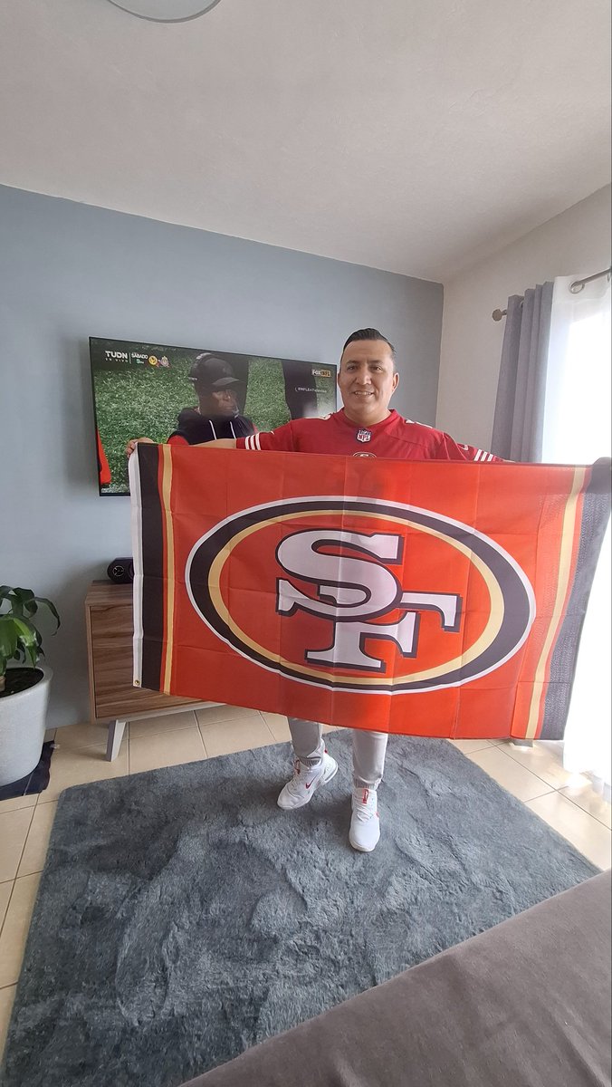 carpchepe789's tweet photo. Go Niner's #NFLEnTelevisa @49ers Primera Victoria!!! #GoNiners https://t.co/WsTzizgK9x