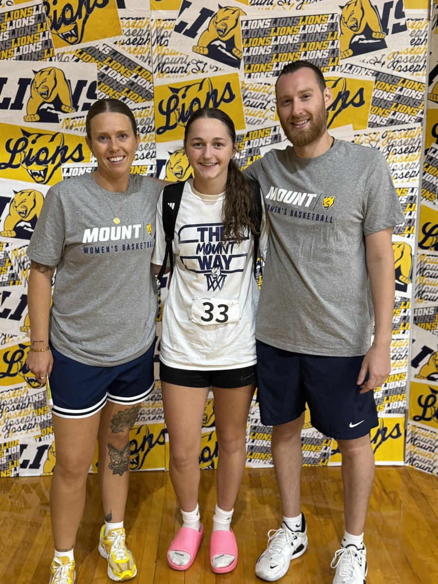 GreyleeKramer's tweet image. Great day at the Mount! Thanks so much, @CoachElston33 and @Cleve_Shane!
@MSJ_WomensHoops
